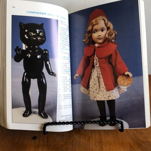3/$15: 12th Blue Book Dolls & Values Paperback Book - Picture 3 of 6